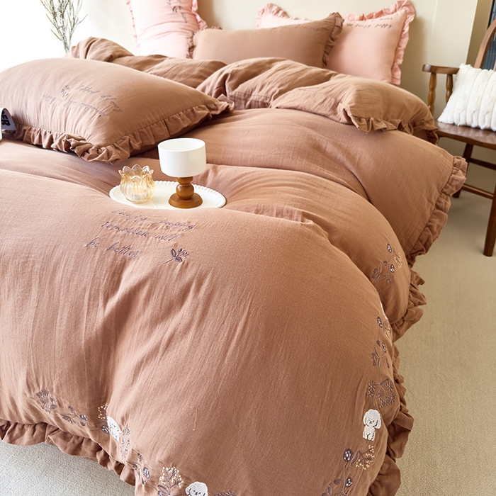 91家纺网 家纺一手货源 找家纺 贝尔 2025新款全棉双层皱皱纱花边刺绣小狗四件套 小狗-棕咖