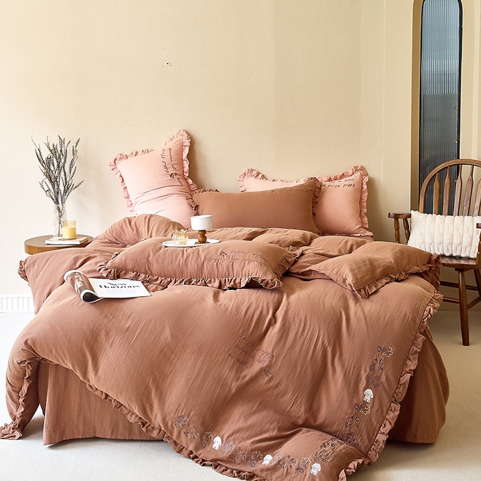 91家纺网 家纺一手货源 找家纺 贝尔 2025新款全棉双层皱皱纱花边刺绣小狗四件套 小狗-棕咖