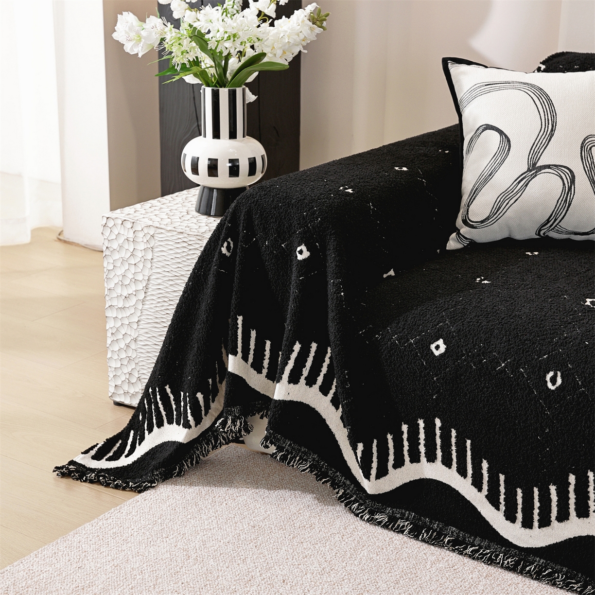 91家纺网 家纺一手货源 找家纺 共鸣沙发垫 2025新款半边绒沙发巾 半边绒黑色