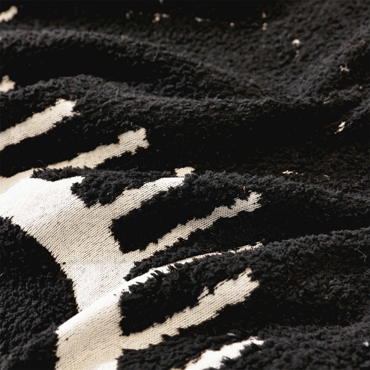 91家纺网 家纺一手货源 找家纺 共鸣沙发垫 2025新款半边绒沙发巾 半边绒黑色