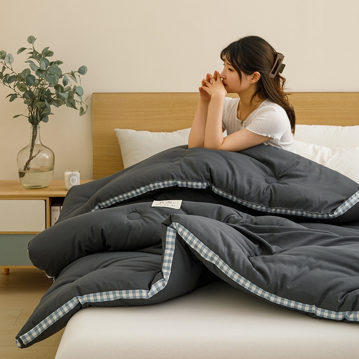 91家纺网 家纺一手货源 找家纺 米米儿家纺 2025新款无印风水洗磨毛立体大豆纤维被被子被芯 暗灰