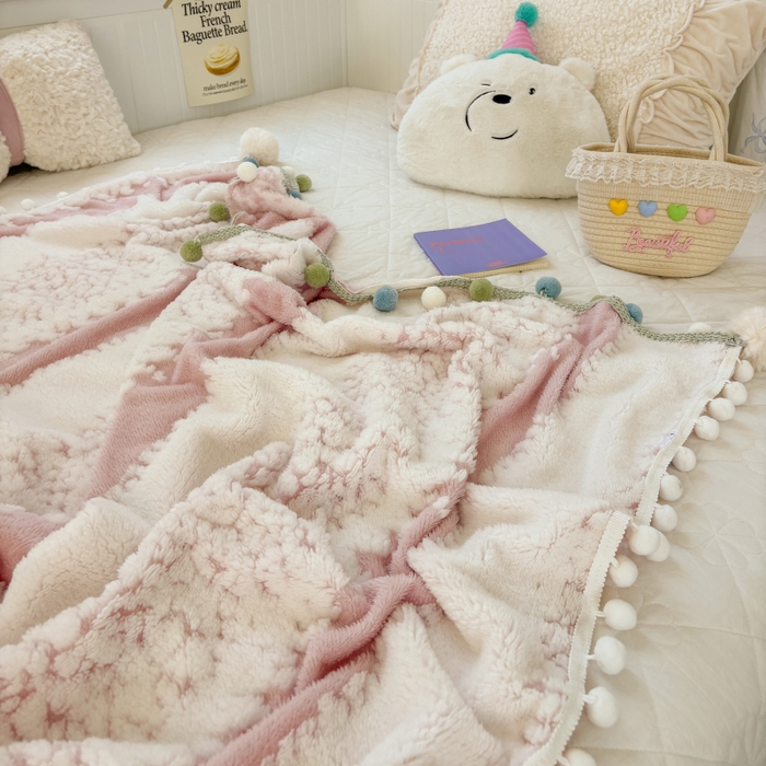 91家纺网 家纺一手货源 找家纺 （总）潮邦创意家居 2025新款250G双色阳离子提花手工小球毯毛毯毯子暖球絮语