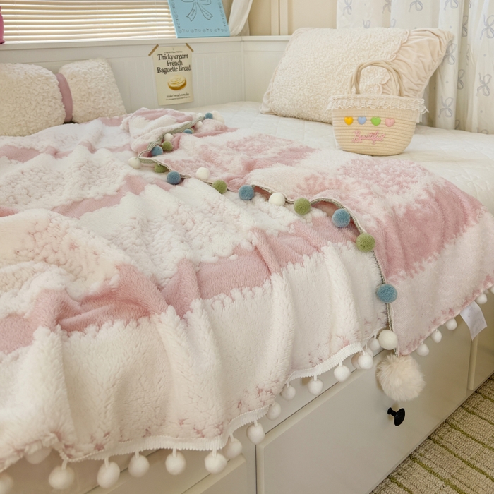 91家纺网 家纺一手货源 找家纺 潮邦创意家居 2025新款250G双色阳离子提花手工小球毯毛毯毯子暖球絮语 暖球絮语-清新粉