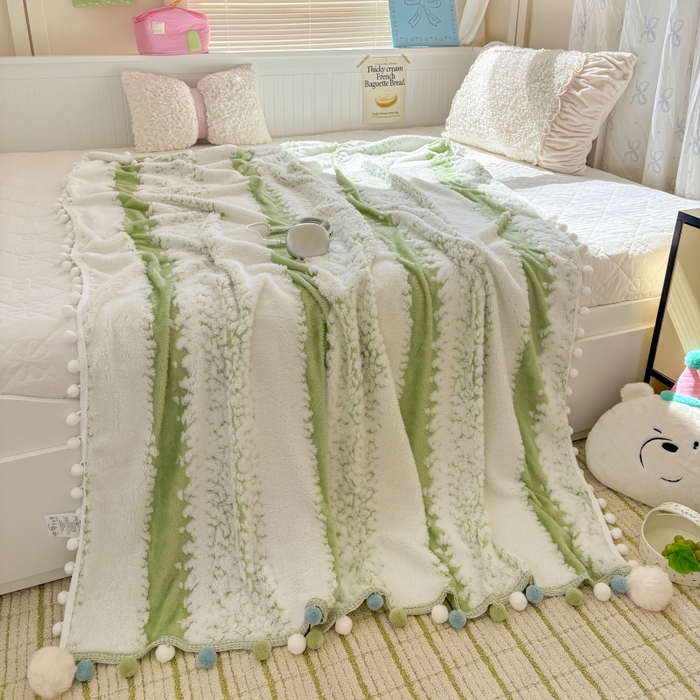 91家纺网 家纺一手货源 找家纺 潮邦创意家居 2025新款250G双色阳离子提花手工小球毯毛毯毯子暖球絮语 暖球絮语-香草绿