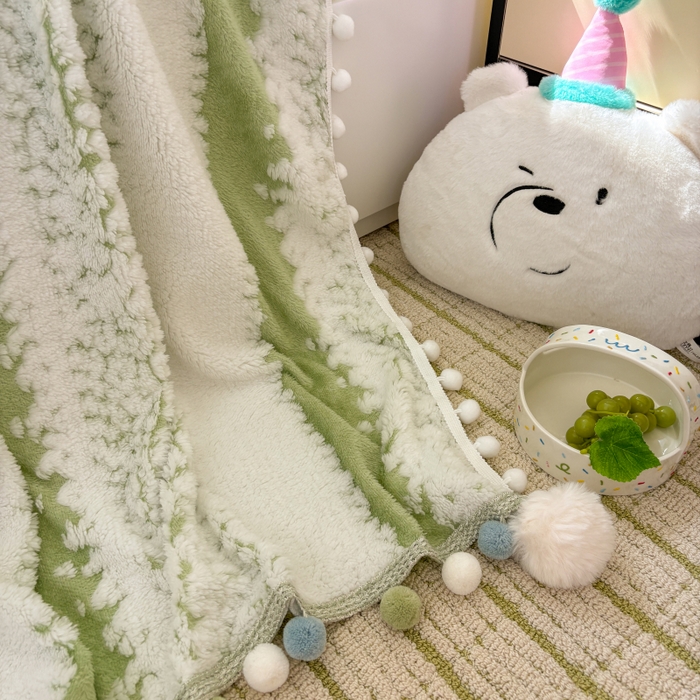 91家纺网 家纺一手货源 找家纺 潮邦创意家居 2025新款250G双色阳离子提花手工小球毯毛毯毯子暖球絮语 暖球絮语-香草绿