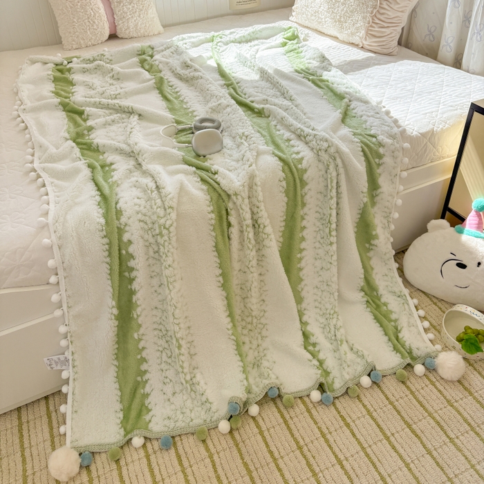 91家纺网 家纺一手货源 找家纺 潮邦创意家居 2025新款250G双色阳离子提花手工小球毯毛毯毯子暖球絮语 暖球絮语-香草绿