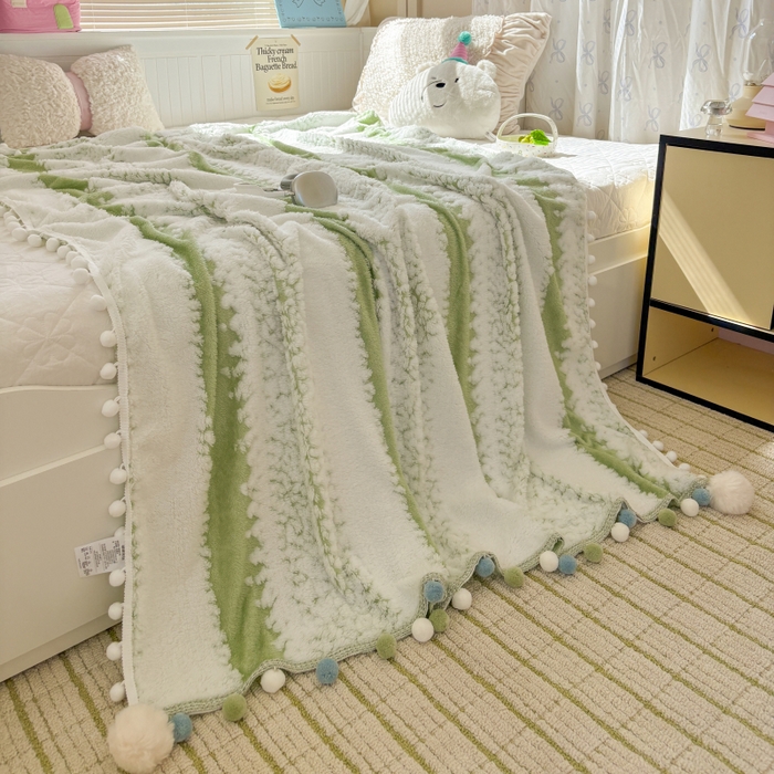 91家纺网 家纺一手货源 找家纺 潮邦创意家居 2025新款250G双色阳离子提花手工小球毯毛毯毯子暖球絮语 暖球絮语-香草绿