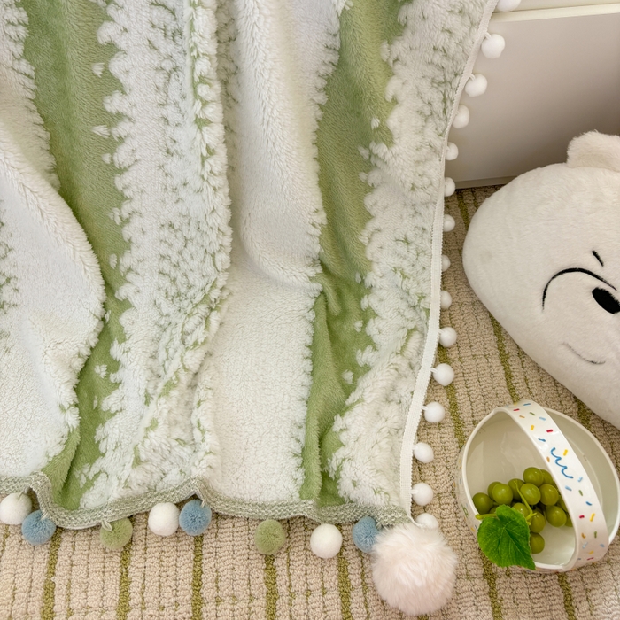 91家纺网 家纺一手货源 找家纺 潮邦创意家居 2025新款250G双色阳离子提花手工小球毯毛毯毯子暖球絮语 暖球絮语-香草绿