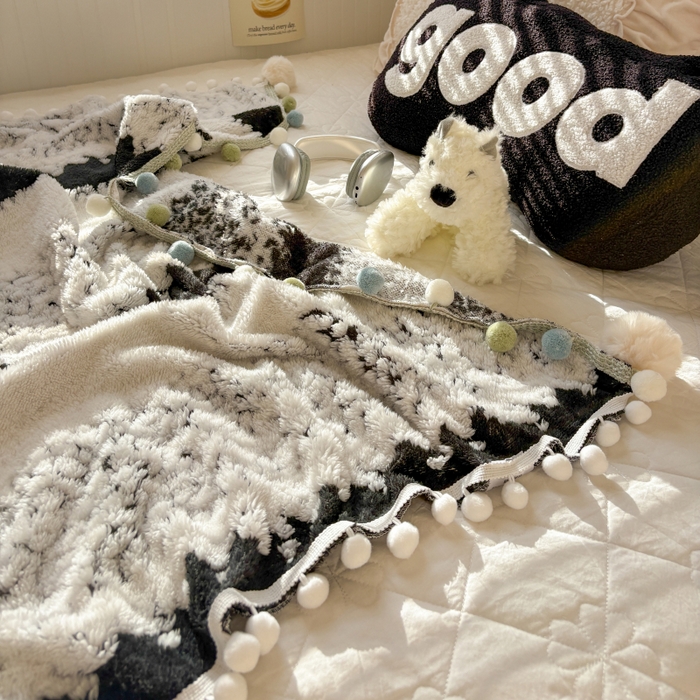 91家纺网 家纺一手货源 找家纺 潮邦创意家居 2025新款250G双色阳离子提花手工小球毯毛毯毯子暖球絮语 暖球絮语-耀黑