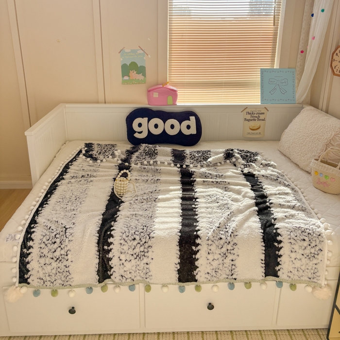 91家纺网 家纺一手货源 找家纺 潮邦创意家居 2025新款250G双色阳离子提花手工小球毯毛毯毯子暖球絮语 暖球絮语-耀黑