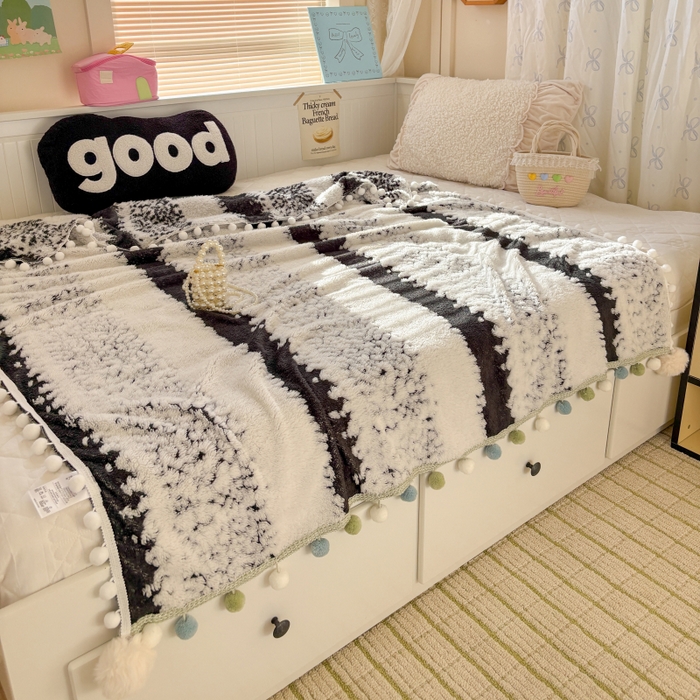 91家纺网 家纺一手货源 找家纺 潮邦创意家居 2025新款250G双色阳离子提花手工小球毯毛毯毯子暖球絮语 暖球絮语-耀黑