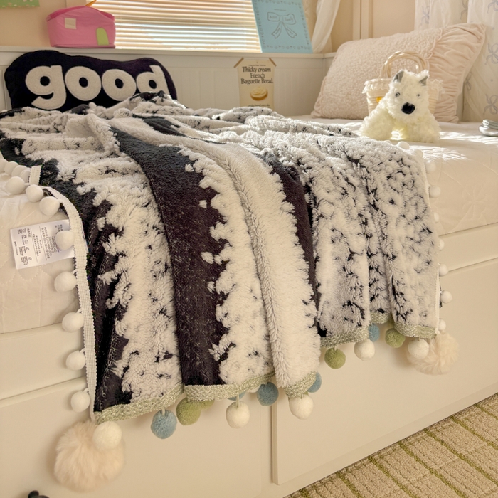 91家纺网 家纺一手货源 找家纺 潮邦创意家居 2025新款250G双色阳离子提花手工小球毯毛毯毯子暖球絮语 暖球絮语-耀黑