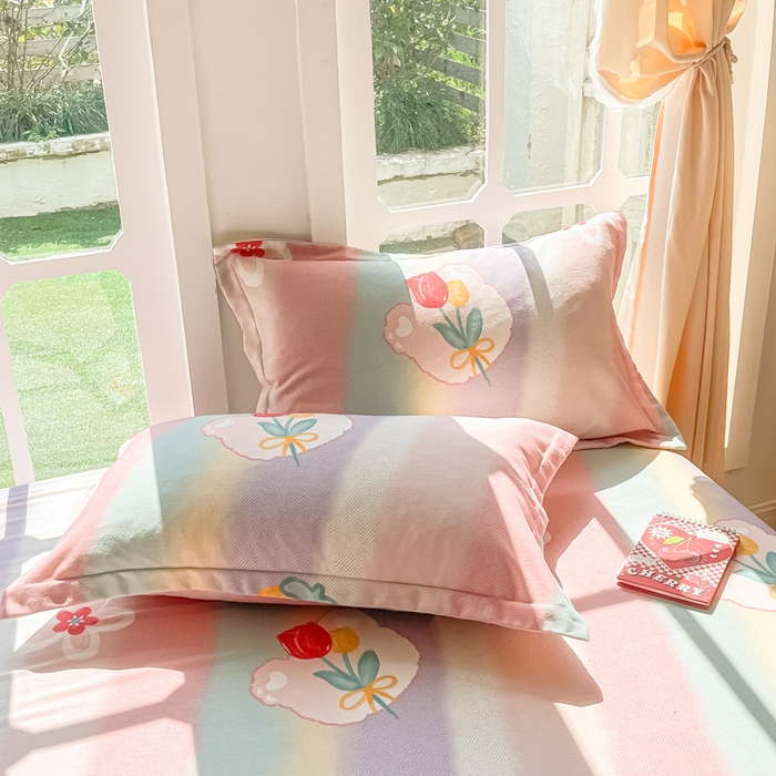 91家纺网 家纺一手货源 找家纺 眠博士 2025新款全棉混纺生态磨毛印花单枕套 磨毛枕套-七彩草莓