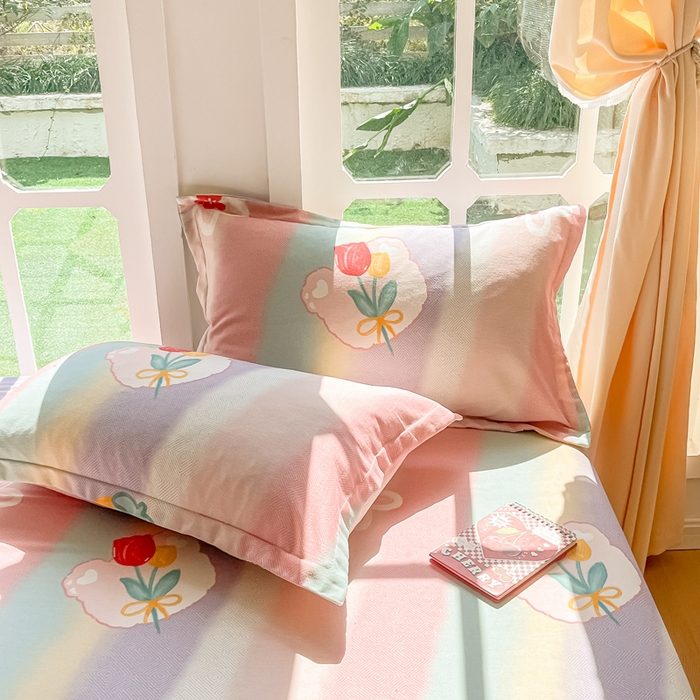 91家纺网 家纺一手货源 找家纺 眠博士 2025新款全棉混纺生态磨毛印花单枕套 磨毛枕套-七彩草莓