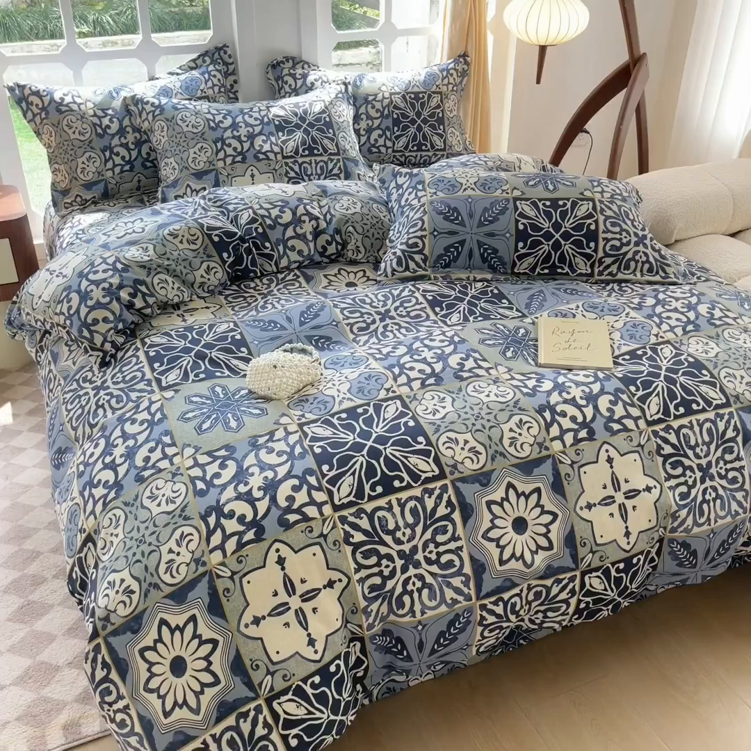 91家纺网 家纺一手货源 找家纺 眠博士 2025新款全棉混纺生态磨毛印花四件套 磨毛四件套-浪漫蓝布