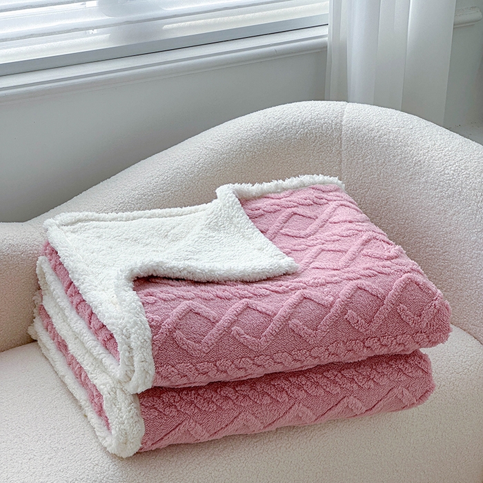 91家纺网 家纺一手货源 找家纺 （总）梵希良品家纺 2025新款新款塔芙绒羊羔绒双层毯子加厚盖毯办公室午休沙发毯毯子