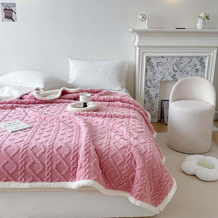 91家纺网 家纺一手货源 找家纺 （总）梵希良品家纺 2025新款新款塔芙绒羊羔绒双层毯子加厚盖毯办公室午休沙发毯毯子