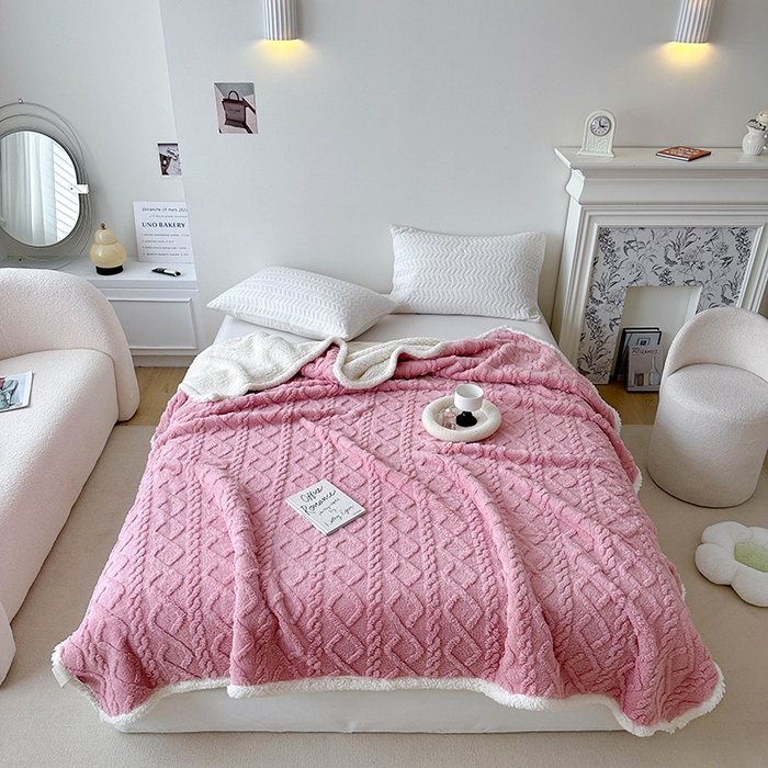 91家纺网 家纺一手货源 找家纺 梵希良品家纺 2025新款新款塔芙绒羊羔绒双层毯子加厚盖毯办公室午休沙发毯毯子 玫瑰粉