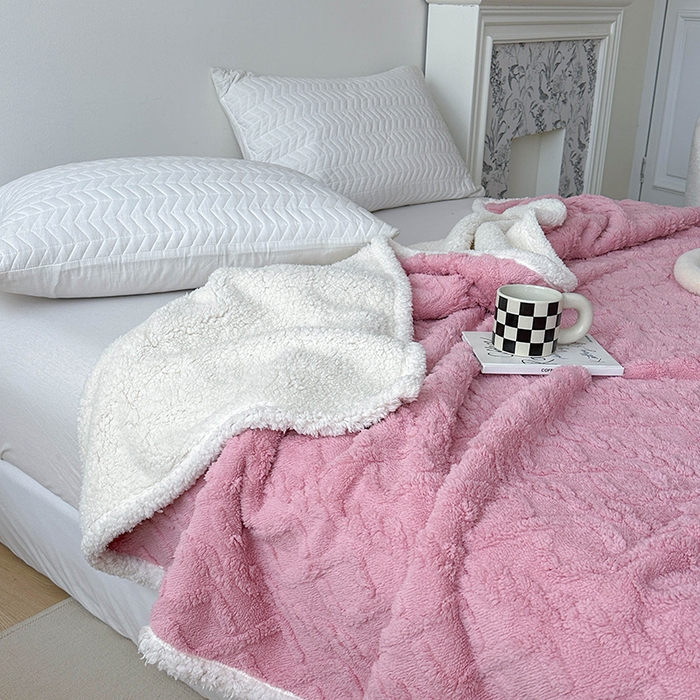 91家纺网 家纺一手货源 找家纺 梵希良品家纺 2025新款新款塔芙绒羊羔绒双层毯子加厚盖毯办公室午休沙发毯毯子 玫瑰粉