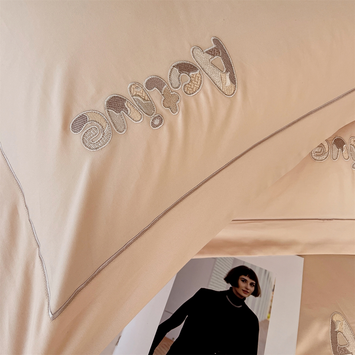 91家纺网 家纺一手货源 找家纺 （总）鼎飞家纺 2025秋冬新款长绒棉纯棉磨毛绣花拼接四件套-以纯系列