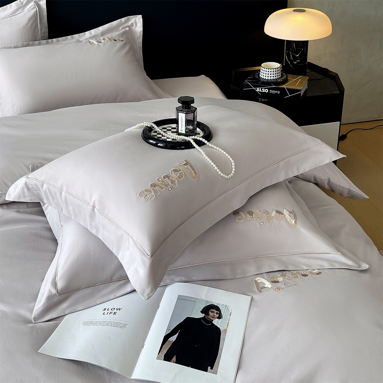 91家纺网 家纺一手货源 找家纺 鼎飞家纺 2025秋冬新款长绒棉纯棉磨毛绣花拼接四件套-以纯系列 以纯-浅灰