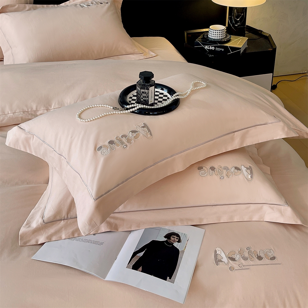 91家纺网 家纺一手货源 找家纺 鼎飞家纺 2025秋冬新款长绒棉纯棉磨毛绣花拼接四件套-以纯系列 以纯-粉玉