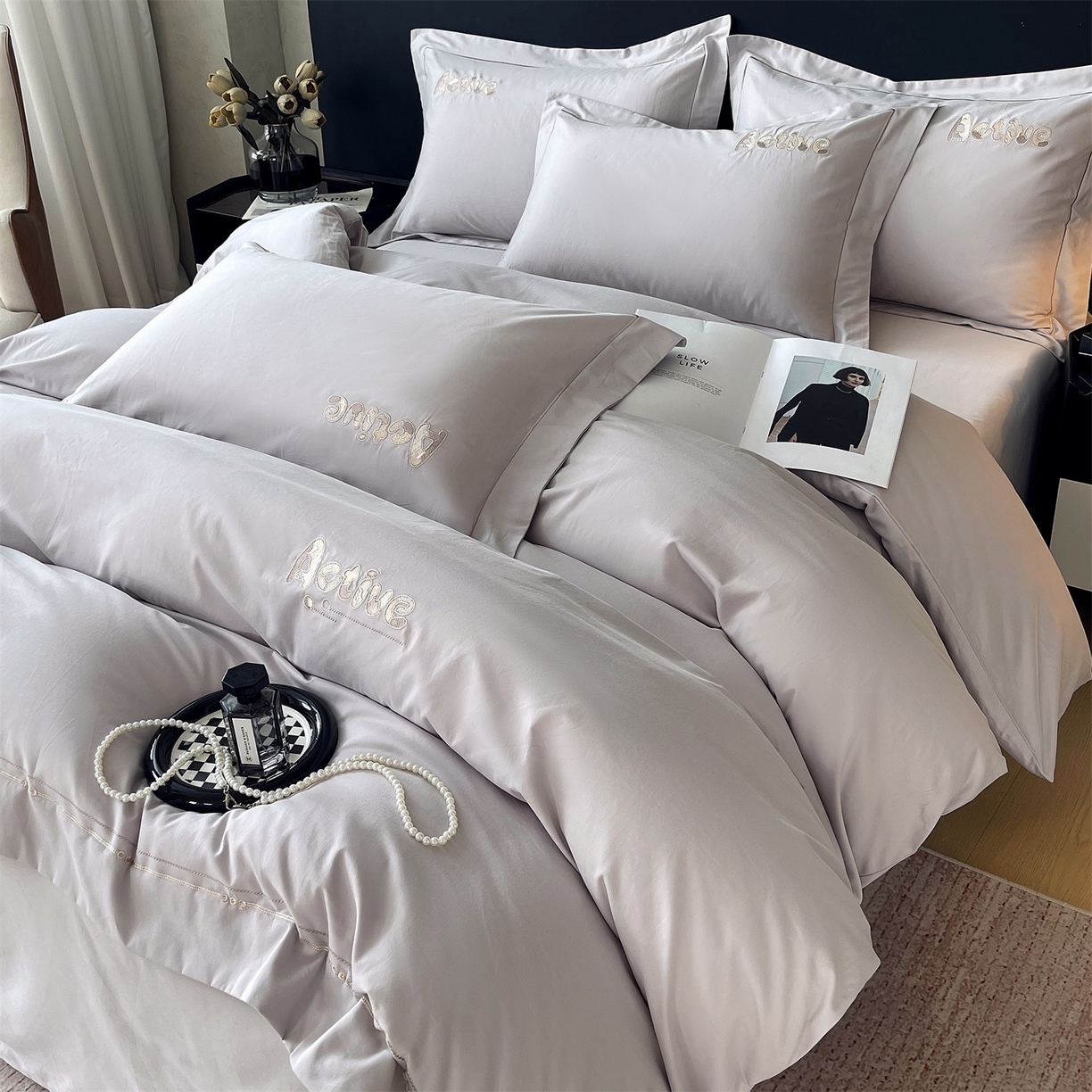 91家纺网 家纺一手货源 找家纺 鼎飞家纺 2025秋冬新款长绒棉纯棉磨毛绣花拼接四件套-以纯系列 以纯-浅灰