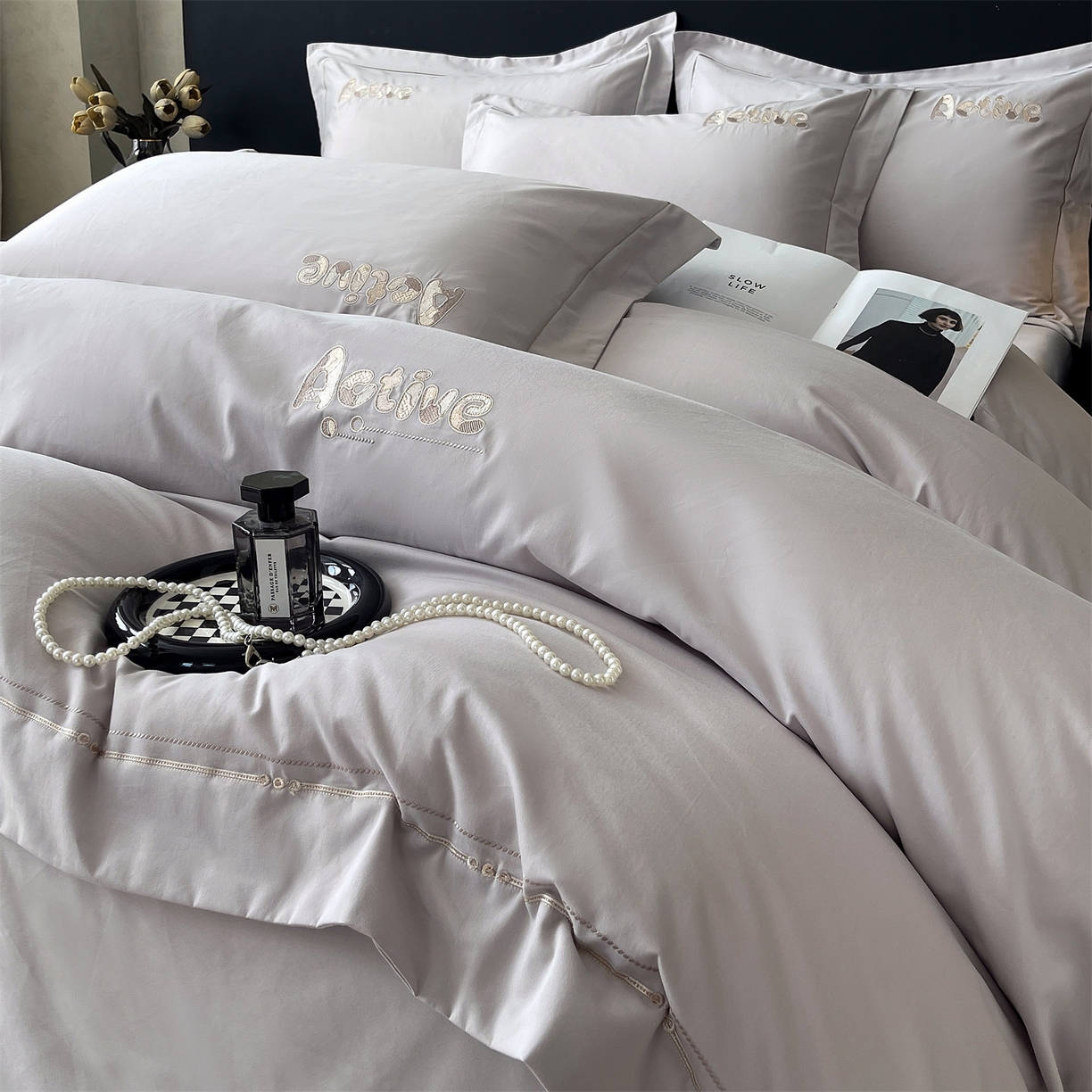 91家纺网 家纺一手货源 找家纺 鼎飞家纺 2025秋冬新款长绒棉纯棉磨毛绣花拼接四件套-以纯系列 以纯-浅灰