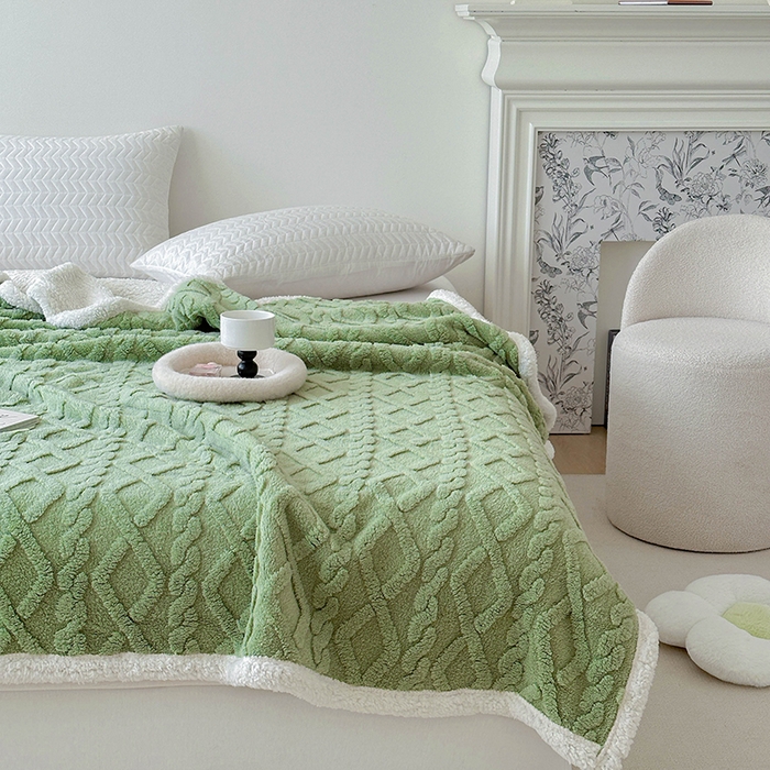 91家纺网 家纺一手货源 找家纺 梵希良品家纺 2025新款新款塔芙绒羊羔绒双层毯子加厚盖毯办公室午休沙发毯毯子 绿茶色