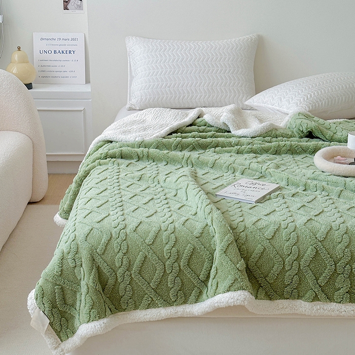 91家纺网 家纺一手货源 找家纺 梵希良品家纺 2025新款新款塔芙绒羊羔绒双层毯子加厚盖毯办公室午休沙发毯毯子 绿茶色