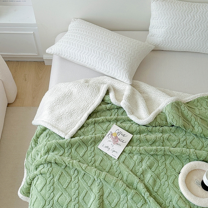 91家纺网 家纺一手货源 找家纺 梵希良品家纺 2025新款新款塔芙绒羊羔绒双层毯子加厚盖毯办公室午休沙发毯毯子 绿茶色