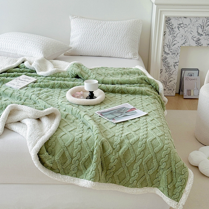 91家纺网 家纺一手货源 找家纺 梵希良品家纺 2025新款新款塔芙绒羊羔绒双层毯子加厚盖毯办公室午休沙发毯毯子 绿茶色