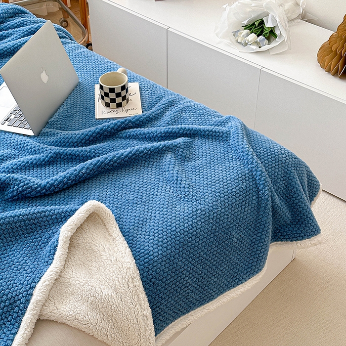 91家纺网 家纺一手货源 找家纺 梵希良品家纺 2025新款玫瑰绒毛毯珊瑚绒小毯子办公室午睡毯床上用盖毯沙发毯毯子 海峡蓝