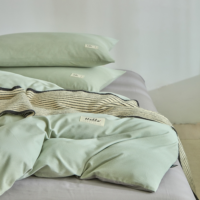 91家纺网 家纺一手货源 找家纺 贝尔 2025新款双拼全棉纯色素色色织磨毛加厚四件套 艾草绿-山灰