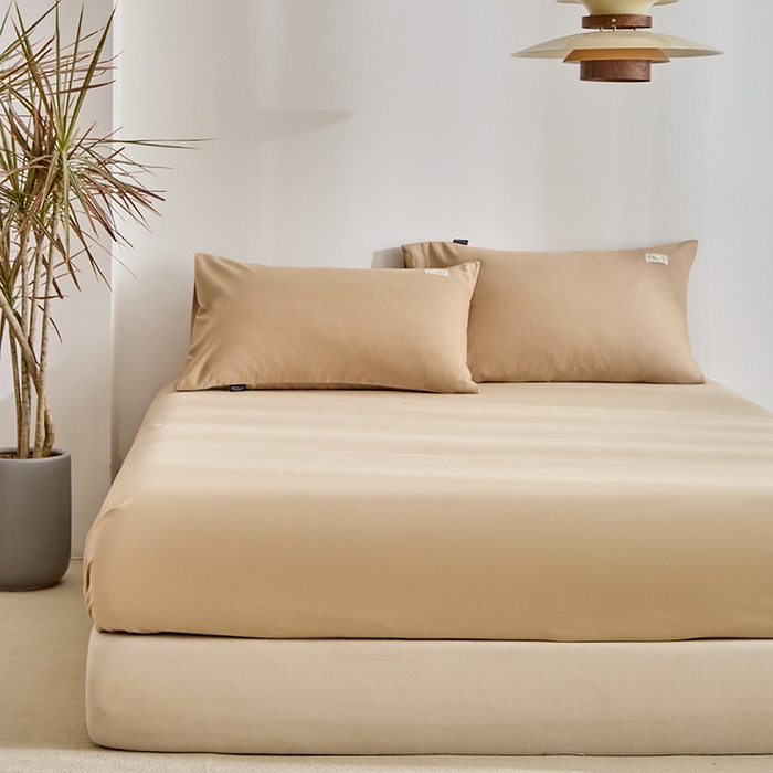 91家纺网 家纺一手货源 找家纺 贝尔 2025新款双拼全棉纯色素色色织磨毛加厚四件套 奶咖-燕麦