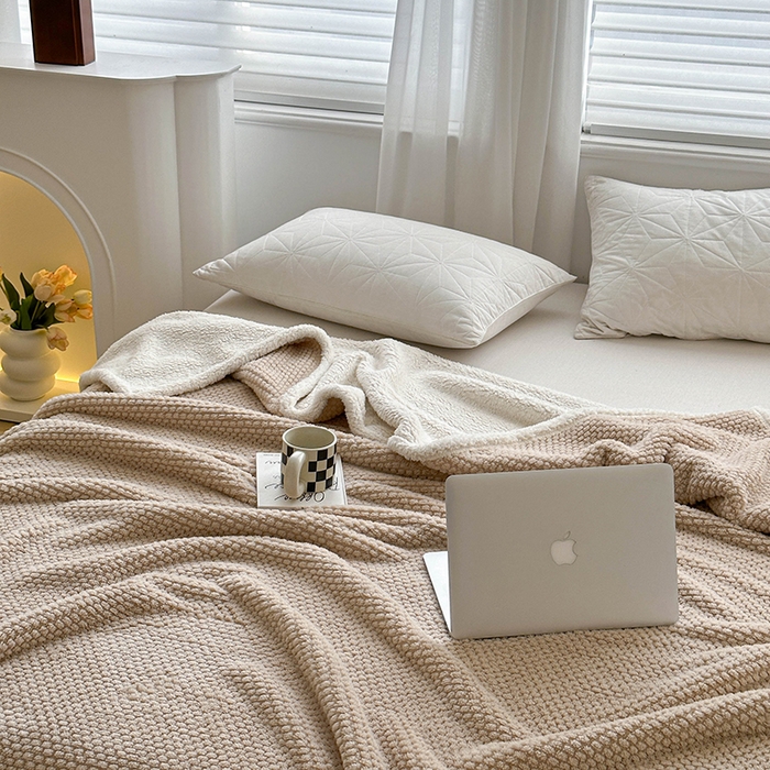 91家纺网 家纺一手货源 找家纺 梵希良品家纺 2025新款玫瑰绒毛毯珊瑚绒小毯子办公室午睡毯床上用盖毯沙发毯毯子 奶咖