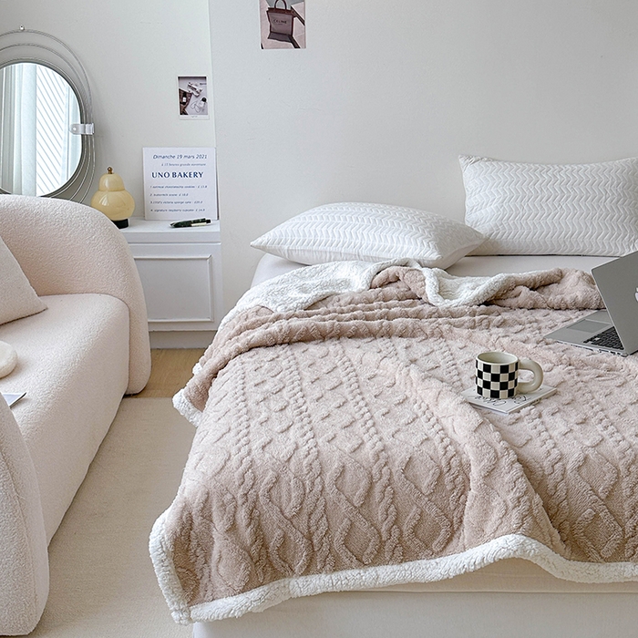 91家纺网 家纺一手货源 找家纺 梵希良品家纺 2025新款新款塔芙绒羊羔绒双层毯子加厚盖毯办公室午休沙发毯毯子 奶咖