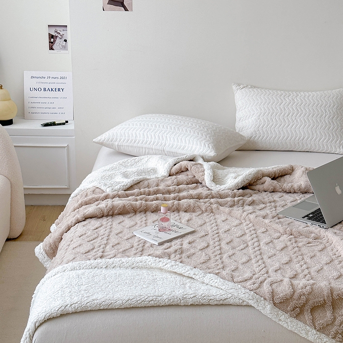 91家纺网 家纺一手货源 找家纺 梵希良品家纺 2025新款新款塔芙绒羊羔绒双层毯子加厚盖毯办公室午休沙发毯毯子 奶咖