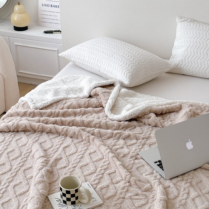 91家纺网 家纺一手货源 找家纺 梵希良品家纺 2025新款新款塔芙绒羊羔绒双层毯子加厚盖毯办公室午休沙发毯毯子 奶咖