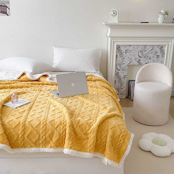 91家纺网 家纺一手货源 找家纺 梵希良品家纺 2025新款新款塔芙绒羊羔绒双层毯子加厚盖毯办公室午休沙发毯毯子 柠檬黄