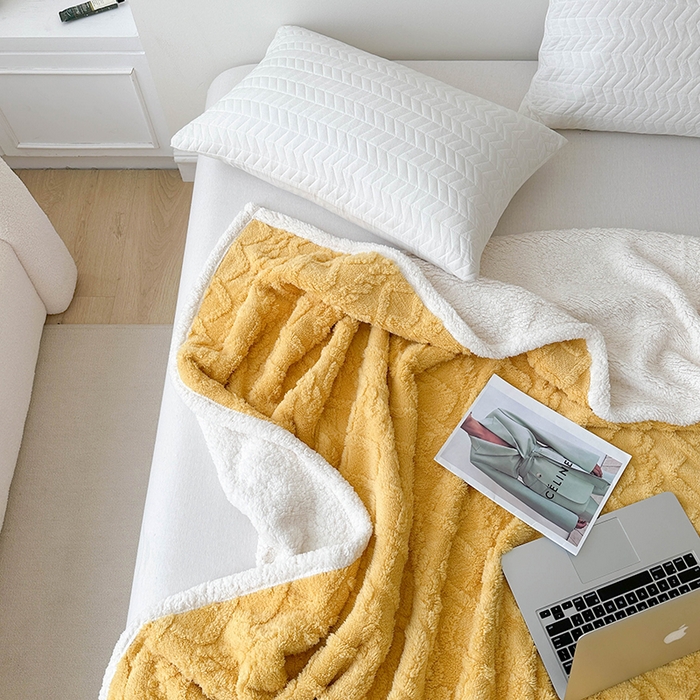 91家纺网 家纺一手货源 找家纺 梵希良品家纺 2025新款新款塔芙绒羊羔绒双层毯子加厚盖毯办公室午休沙发毯毯子 柠檬黄