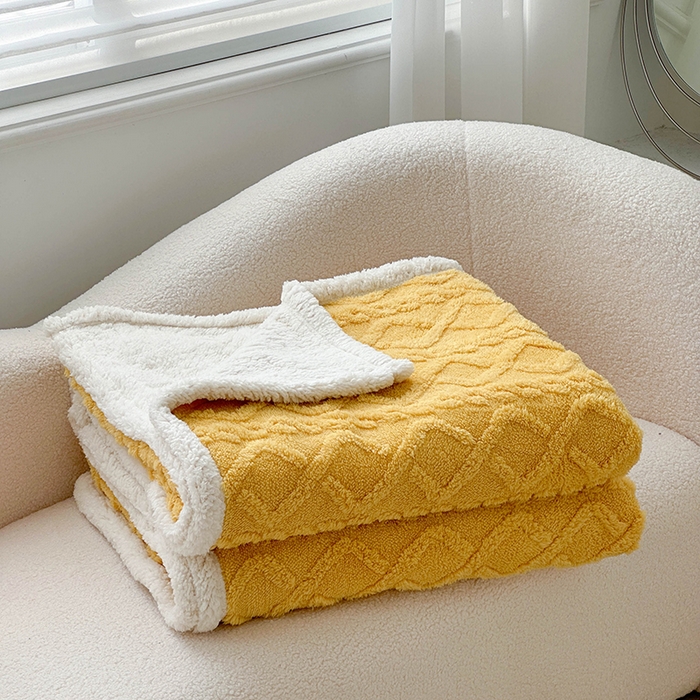 91家纺网 家纺一手货源 找家纺 梵希良品家纺 2025新款新款塔芙绒羊羔绒双层毯子加厚盖毯办公室午休沙发毯毯子 柠檬黄