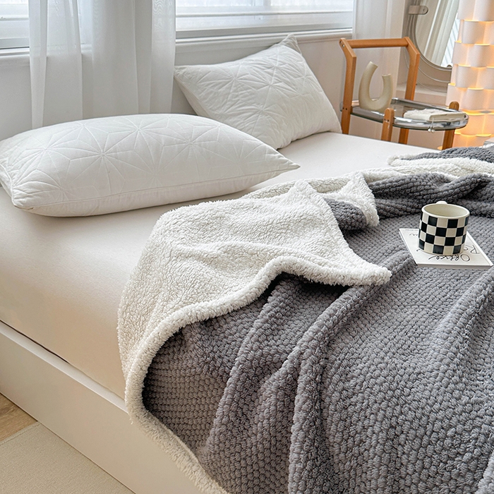 91家纺网 家纺一手货源 找家纺 梵希良品家纺 2025新款玫瑰绒毛毯珊瑚绒小毯子办公室午睡毯床上用盖毯沙发毯毯子 气质灰