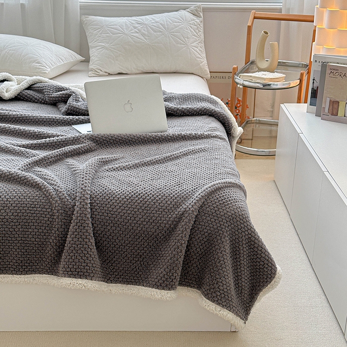 91家纺网 家纺一手货源 找家纺 梵希良品家纺 2025新款玫瑰绒毛毯珊瑚绒小毯子办公室午睡毯床上用盖毯沙发毯毯子 气质灰