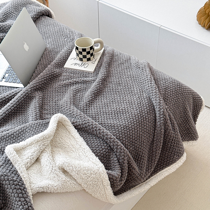 91家纺网 家纺一手货源 找家纺 梵希良品家纺 2025新款玫瑰绒毛毯珊瑚绒小毯子办公室午睡毯床上用盖毯沙发毯毯子 气质灰