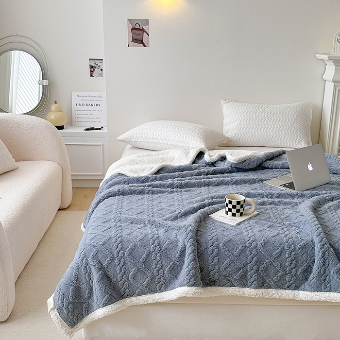 91家纺网 家纺一手货源 找家纺 梵希良品家纺 2025新款新款塔芙绒羊羔绒双层毯子加厚盖毯办公室午休沙发毯毯子 雾霾蓝