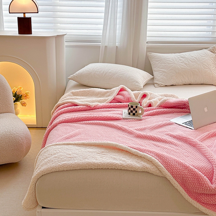 91家纺网 家纺一手货源 找家纺 梵希良品家纺 2025新款玫瑰绒毛毯珊瑚绒小毯子办公室午睡毯床上用盖毯沙发毯毯子 樱花粉