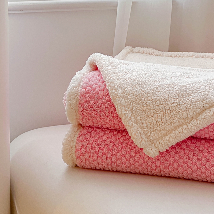 91家纺网 家纺一手货源 找家纺 梵希良品家纺 2025新款玫瑰绒毛毯珊瑚绒小毯子办公室午睡毯床上用盖毯沙发毯毯子 樱花粉