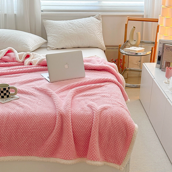 91家纺网 家纺一手货源 找家纺 梵希良品家纺 2025新款玫瑰绒毛毯珊瑚绒小毯子办公室午睡毯床上用盖毯沙发毯毯子 樱花粉