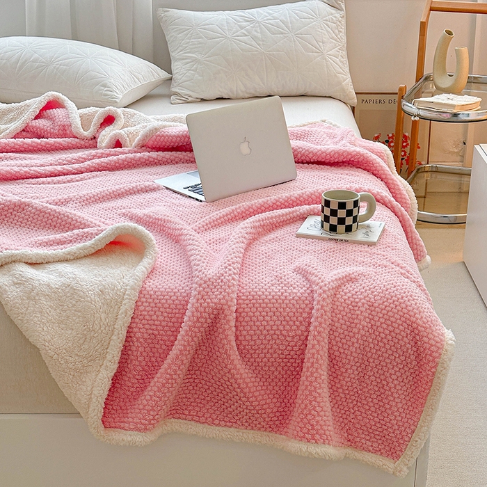 91家纺网 家纺一手货源 找家纺 梵希良品家纺 2025新款玫瑰绒毛毯珊瑚绒小毯子办公室午睡毯床上用盖毯沙发毯毯子 樱花粉